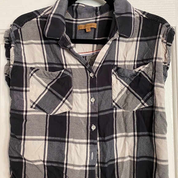 Jach’s Girlfriend Button Up - Picture 1 of 3